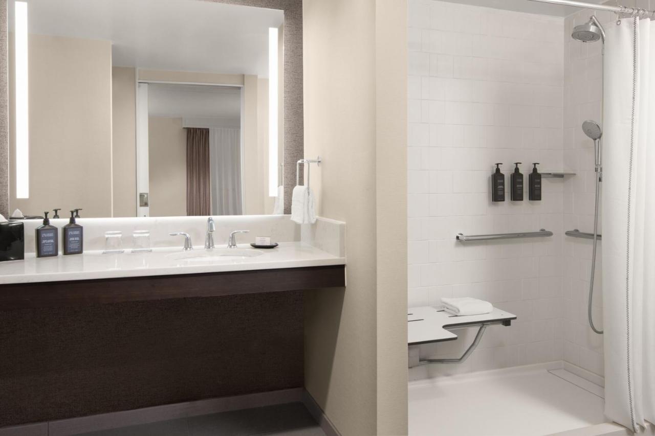 Sheraton Milwaukee Brookfield Luaran gambar